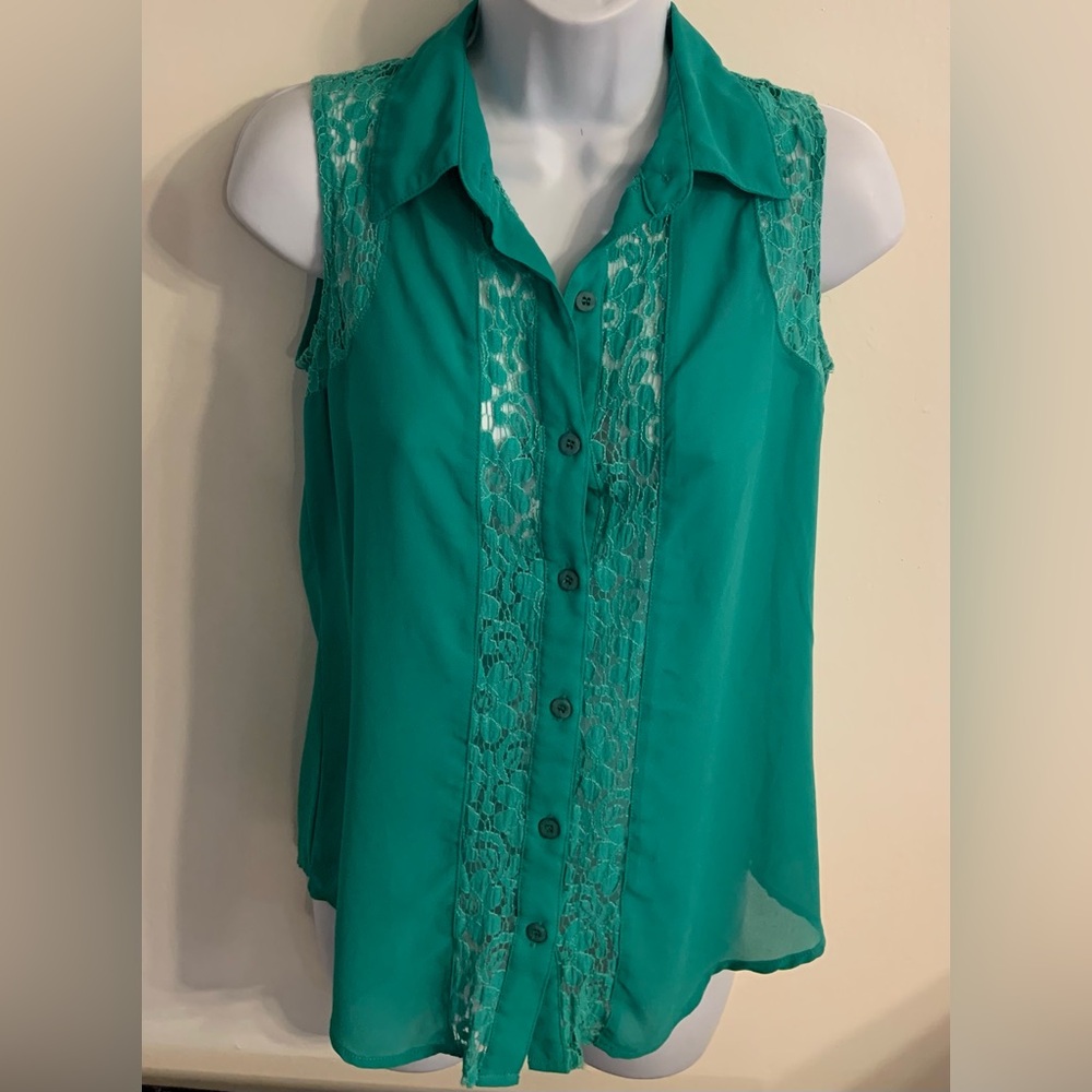 Signature Studio Ladies Size Small Green Sleeveless Top With Lacey Trim
